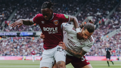 Arsenal a trecut la limită de West Ham şi a mai făcut un pas către titlu
