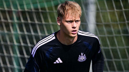 Newcastle United l-a transferat pe portarul ceh Lukas Hornicek pentru 30 de milioane de euro