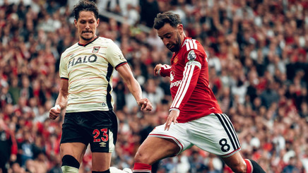 Manchester United a revenit de la 0-1 şi a făcut recital cu Ipswich Town 