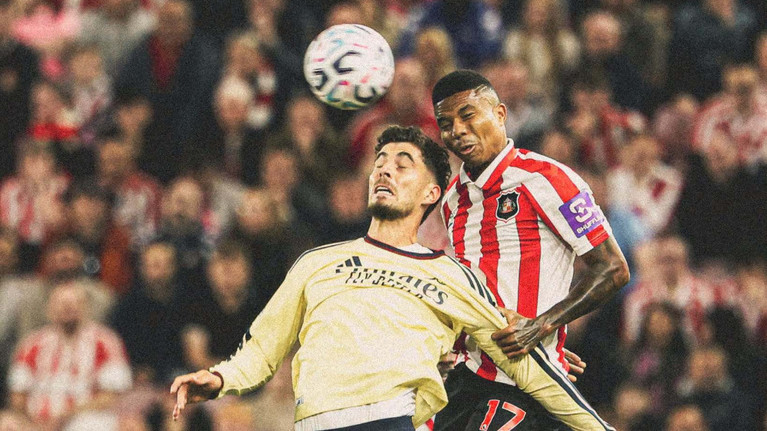 Arsenal bate la Sunderland şi ocupă primul loc în Premier League