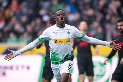 Denis Zakaria, dorit de Machester United. Cât cere Gladbach 