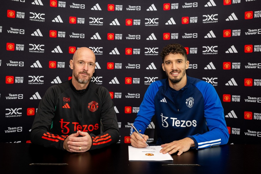 Turcul Altay Bayindir, achiziţionat de Manchester United de la Fenerbahce cu 4,3 milioane de lire sterline