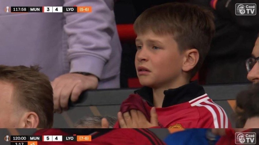 Editorial Vlad Măcicăşan | Puştiul din Manchester care ne-a amintit de ce iubim fotbalul