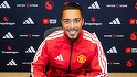 Youri Tielemans a semnat cu Manchester United