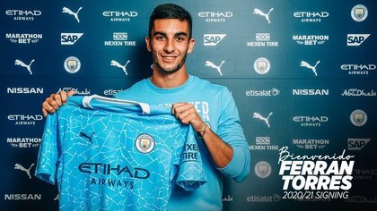 OFICIAL | Manchester City şi-a prezentat ultimul transfer. 27 de milioane de euro au plătit englezii