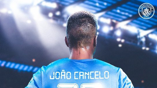 Joao Cancelo şi-a prelungit contractul cu Manchester City până în 2027