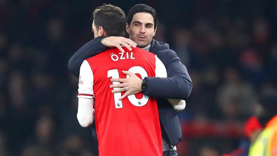 Continuă conflictul dintre Arteta şi Ozil. Ce decizie a luat managerul ”tunarilor”