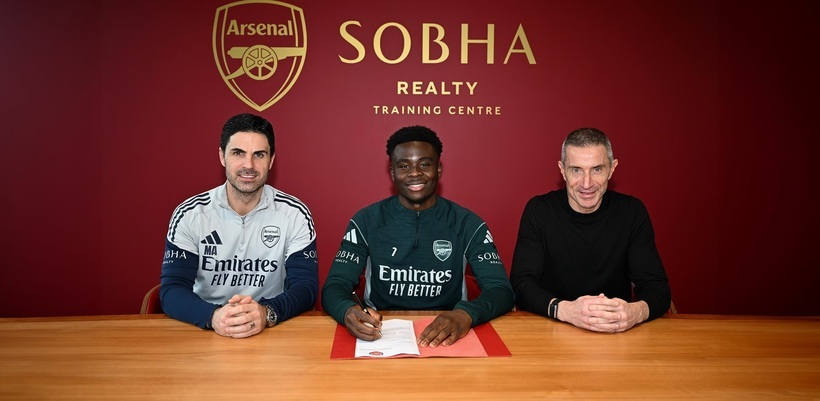 Bukayo Saka şi-a prelungit contractul cu Arsenal