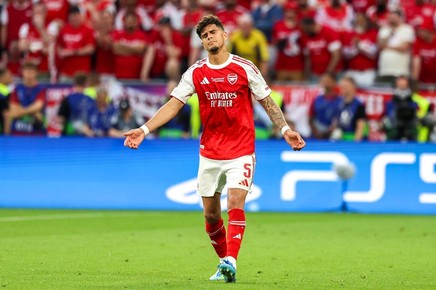 Arsenal activează opţiunea de cumpărare pentru Piero Hincapie