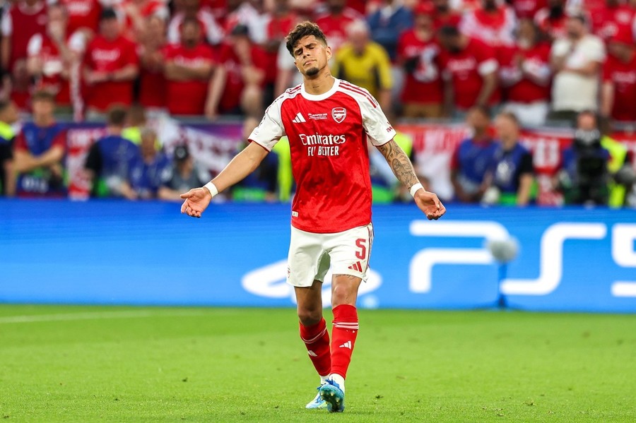 Arsenal activează opţiunea de cumpărare pentru Piero Hincapie