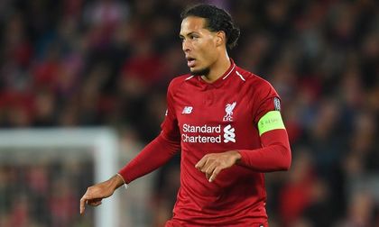 Liverpool vrea să aducă un fundaş de la Inter, pentru a-l suplini pe van Dijk, care va lipsi enorm 