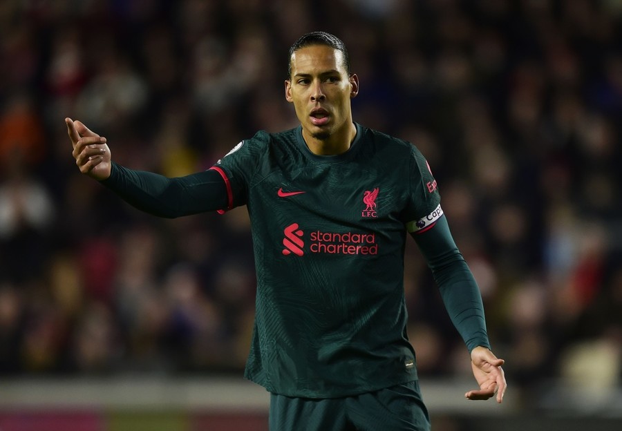 Virgil van Dijk va lipsi de pe teren ”mai mult de o lună”, din cauza accidentării din partida cu Brentford