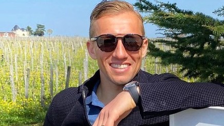 Legenda lui Liverpool şi a lui Lazio s-a retras la 36 de ani din cauza problemelor cardiace