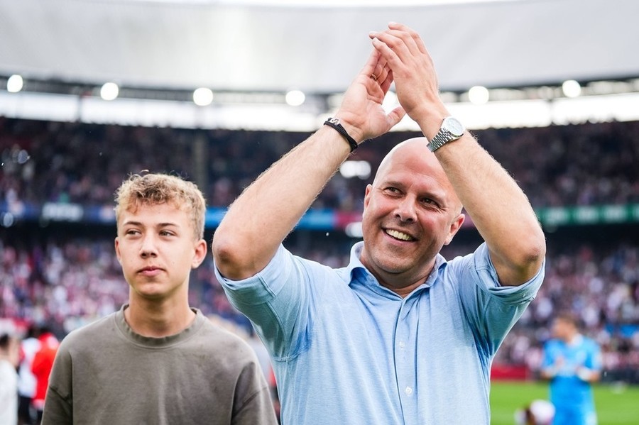 Ce a spus Arne Slot despre posibilele plecări ale lui Salah, van Dijk şi Alexander-Arnold. „Nu mă afectează deloc”