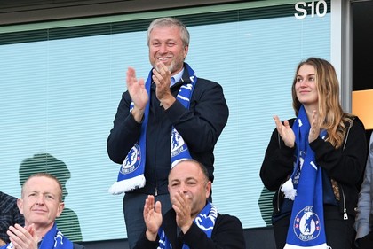 VIDEO | Ce au făcut suporterii lui Chelsea în meciul jucat astăzi. Mesajul pentru Roman Abramovich, după ce s-a dezis de Putin 