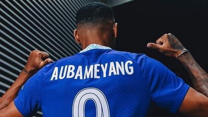 Chelsea l-a achiziţionat pe Aubameyang de la FC Barcelona
