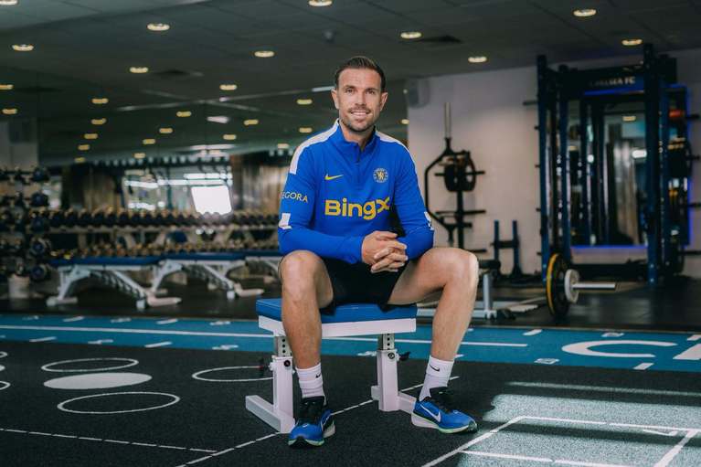 Chelsea l-a transferat pe experimentatul mijlocaş Jordan Henderson