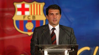 Joan Laporta vrea să aducă trei oameni importanţi la Barcelona, dacă va câştiga alegerile pentru postul de preşedinte: Carles Puyol, Marc Overmars şi Michael Zorc