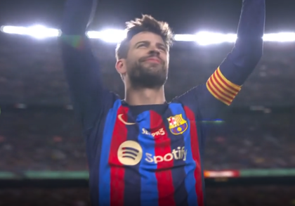 VIDEO | Moment special pentru Pique! Jucătorii Barcelonei au purtat tricouri cu numele lui