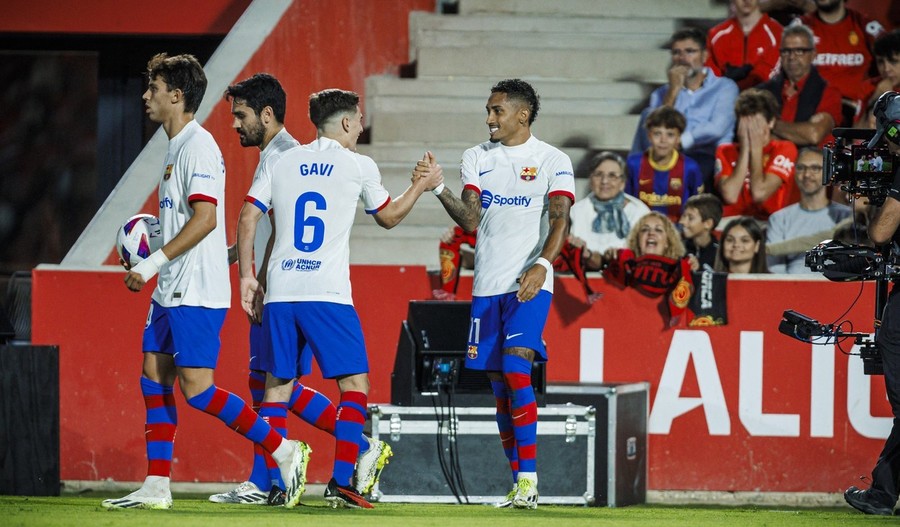 Raphinha s-a accidentat la coapsa dreaptă în meciul cu Sevilla. Cât va fi indisponibil