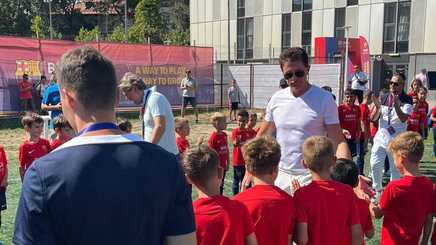 VIDEO | Gică Popescu le-a făcut o vizită surpriză tinerilor fotbalişti care participă la Camp Barca Academy