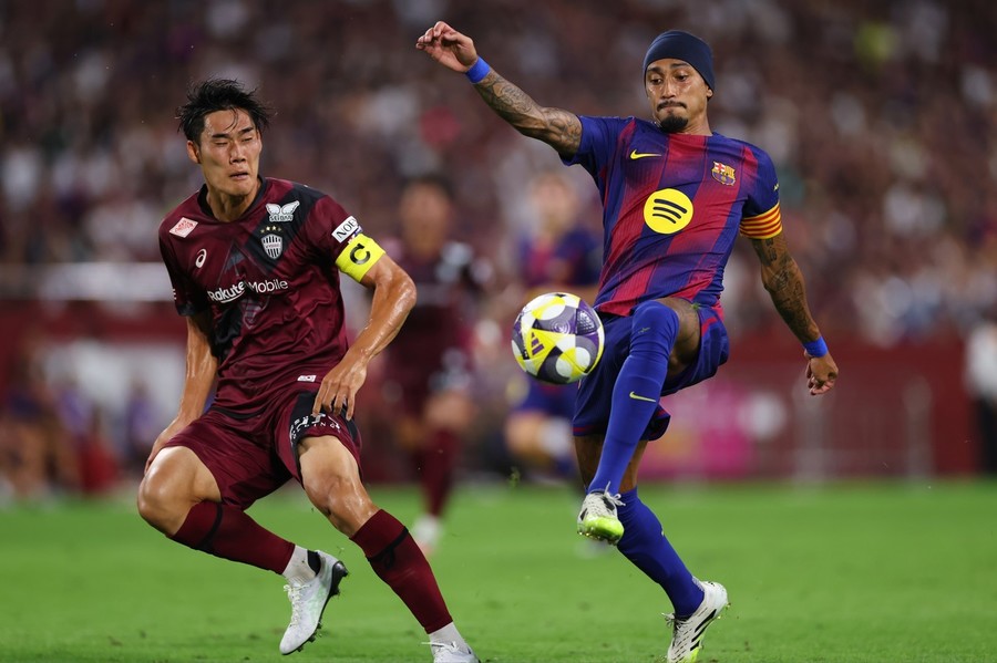 Debutanţii şi noile transferuri au adus victoria Barcelonei în amicalul cu Vissel Kobe