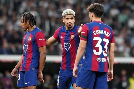 Liverpool vine după titularul Barcelonei. Ar fi al doilea cel mai scump transfer din istoria catalanilor, după Neymar. Raţiu, din nou în vizor

