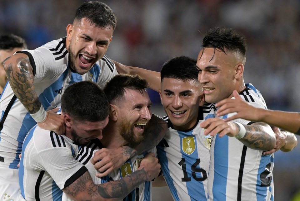 //i0.1616.ro/media/581/3142/38287/22646508/1/paredes-psg.jpg