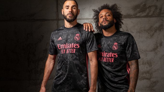 Christmas Rubber Tips Real Madrid, în roz şi negru! FOTO | Cum arată noul echipament al galacticilor pentru sezonul 2020-2021 Christmas Rubber Tips Real Madrid, în roz şi negru! FOTO | Cum arată noul echipament al galacticilor pentru sezonul 2020-2021