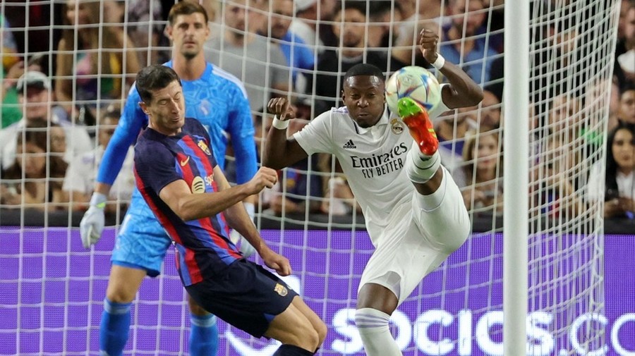 VIDEO ǀ E timpul pentru El Clasico! Real Madrid – Barcelona 3-1. ”Galacticii”, prestaţie fabuloasă contra marilor rivali