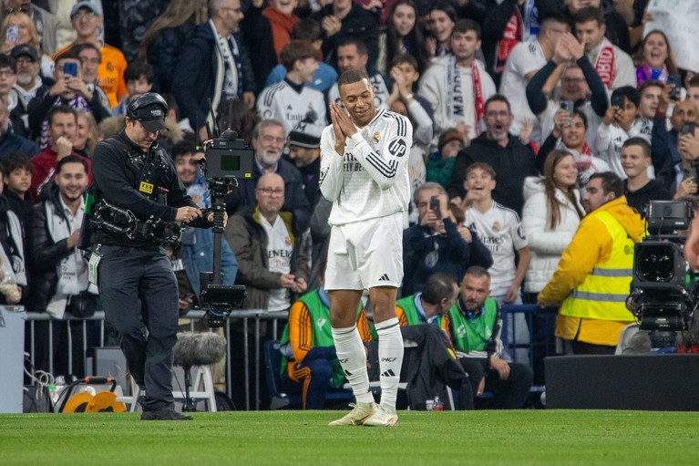 Moment istoric! Real Madrid schimbă numele stadionului legendar

