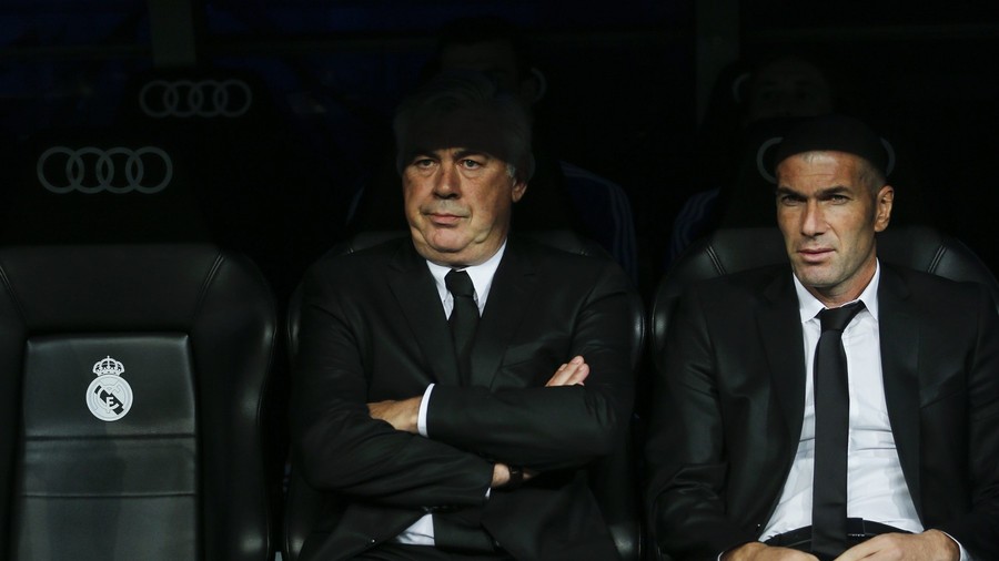 Surpriza zilei în La Liga! Carlo Ancelotti, OUT de la Real Madrid! Fostul mijlocaş legendar al spaniolilor va reveni pe Bernabeu şi îi va lua locul

