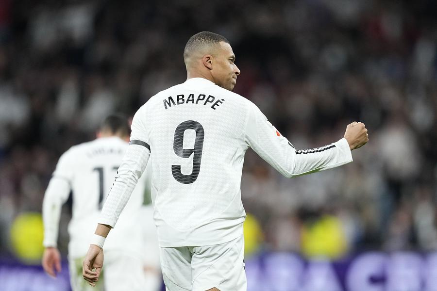 Echipa de avocaţi a lui Mbappe anunţă că mai multe conturi ale PSG au fost îngheţate
