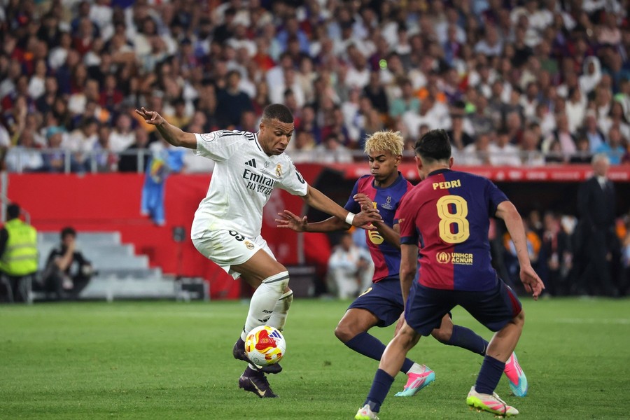 Real Madrid se opune ca FC Barcelona să joace cu Villarreal în Statele Unite