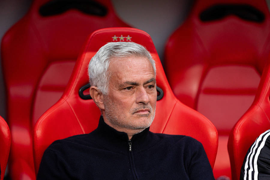 Jose Mourinho pune punct speculaţiilor cu privire la înţelegerea cu Real Madrid. ”Nimeni nu m-a contactat”