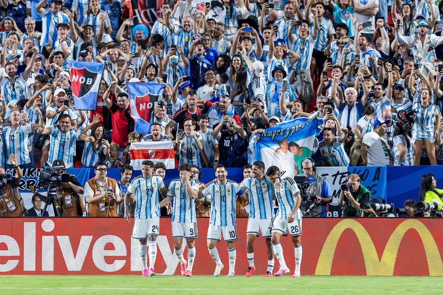 Florentino Perez îi face Dream Team lui Mourinho la Real! Starul Argentinei şi-a dat acordul pentru un contract până în 2032 cu "Galacticii"