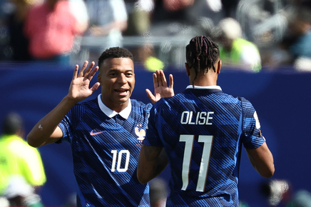 Lovitură de teatru! Olise s-a decis între Bayern şi Real Madrid: i-a transmis lui Mbappe unde vrea să joace