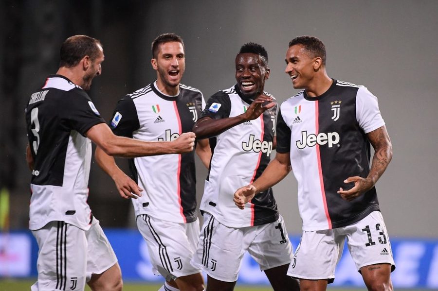 Caz de Covid-19 la Juventus. Fotbalist a evoluat duminică în Serie A