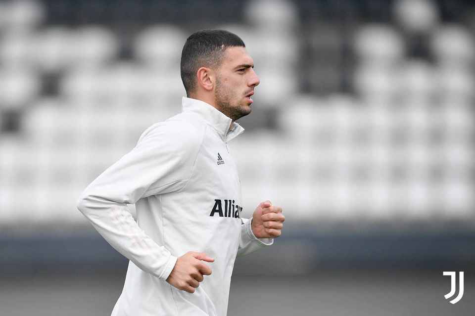 //i0.1616.ro/media/581/3142/38290/20091439/1/demiral.jpg