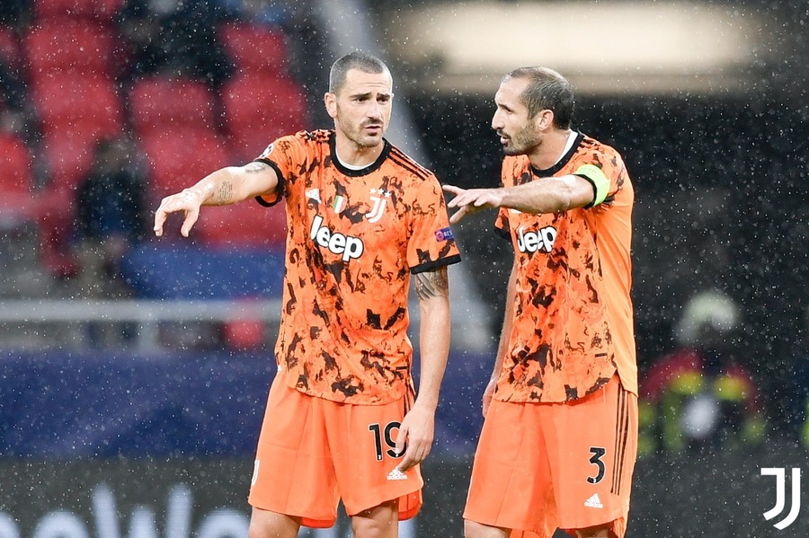 Chiellini va rămâne la Juventus. Conducerea a decis: ”Ar fi ridicol să-şi întrerupă vacanţa pentru a semna contractul”