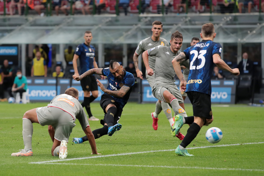 VIDEO | Inter - Genoa 4-0. Campioana a făcut spectacol în prima etapă din Serie A. Portarul Radu a fost rezervă