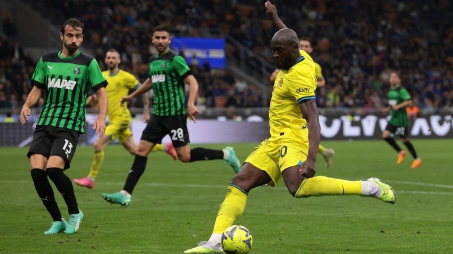 VIDEO ǀ Inter Milano a învins pe ”Giuseppe Meazza” Sassuolo cu 4-2. Eurogol şi dublă pentru Romelu Lukaku