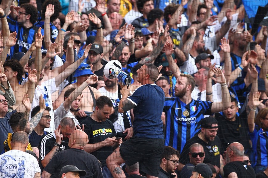 Dezamăgitor! Câţi fani i-au aşteptat pe jucătorii lui Inter, după finala Champions League