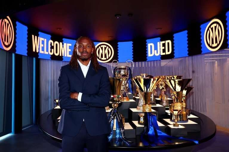 Inter l-a adus pe internaţionalul englez Djed Spence 
