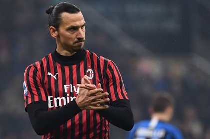 E oficial. Zlatan Ibrahimovic rămâne la AC Milan