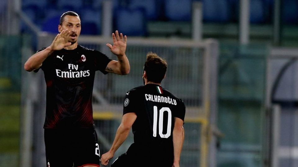 //i0.1616.ro/media/581/3142/38292/19632757/1/ibrahimovic-calhanoglu-milan-1024x760.jpg