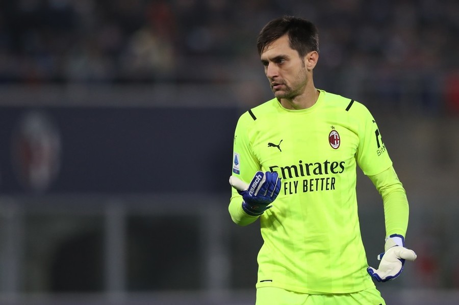 Tătăruşanu s-a săturat să fie rezervă la AC Milan şi vrea să plece!