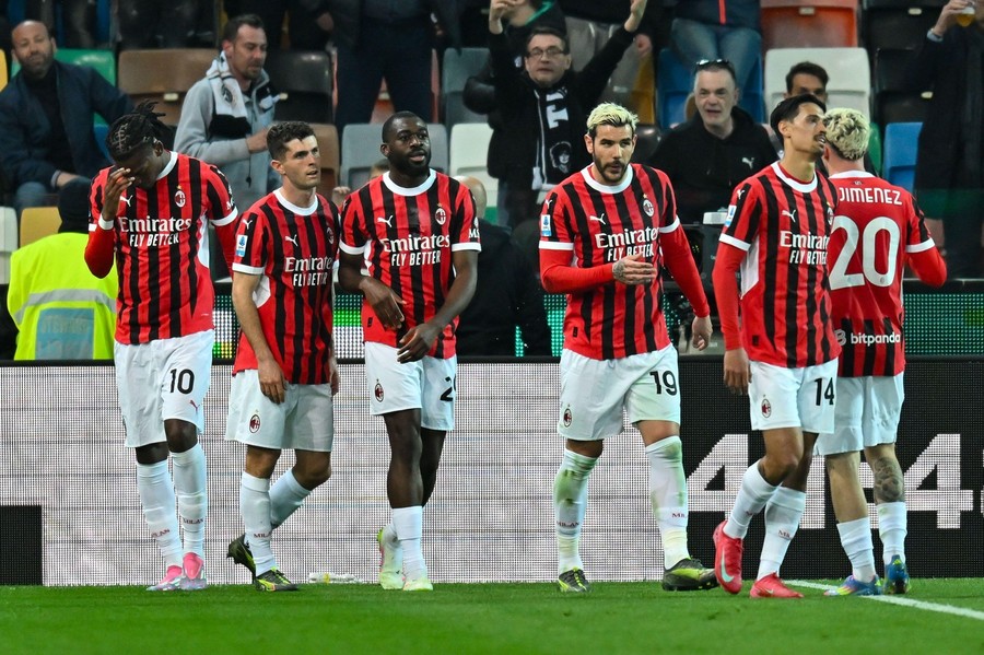 Conducerea lui AC Milan s-a decis! Antrenorul cu 6 titluri în Serie A, gata să vină pe banca milanezilor