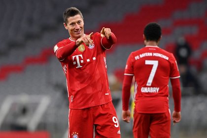 VIDEO | Bayern Munchen, victorie la scor cu Stuttgart după ce rămas în inferioritate numerică. Lewandowski, omul meciului cu trei goluri 