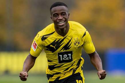 Youssoupha Moukoko, de la Borussia Dortmund, acuzat că a minţit în privinţa vârstei. Cât ar avea, de fapt, atacantul din Camerun 